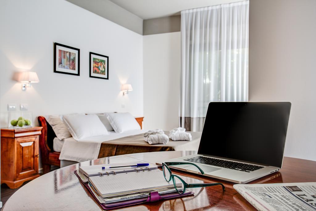 Hotel Cristallo Cattolica Extérieur photo