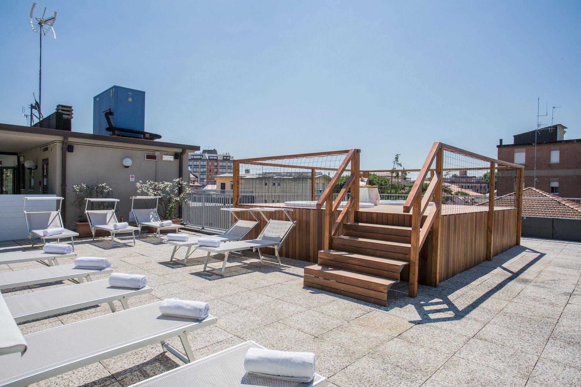 Hotel Cristallo Cattolica Extérieur photo